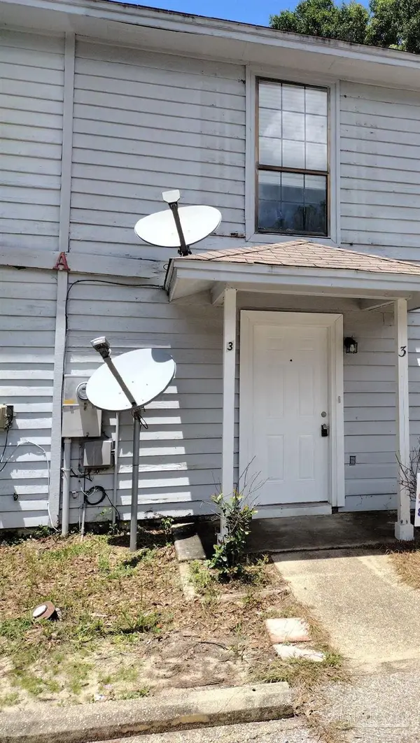 7022 Chapel St #3, Pensacola, FL 32504