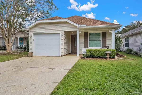 2332 Trailwood Dr, Cantonment, FL 32533