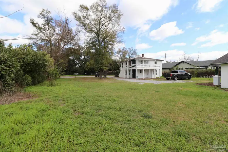 1303 N W St, Pensacola, FL 32505 - #3