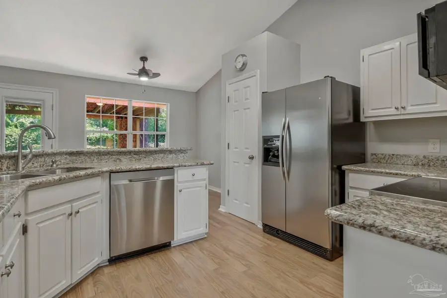 1028 Great Oaks Dr, Gulf Breeze, FL 32563 - #3