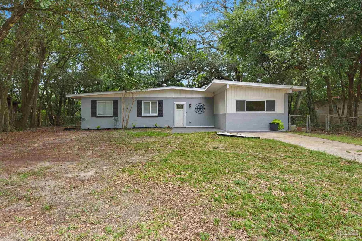 4525 Versailles Dr, Pensacola, FL 32505 - #1