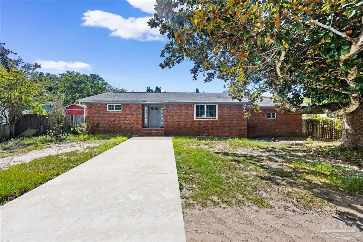 1695 Beechwood Dr, Gulf Breeze, FL 32563 - #1