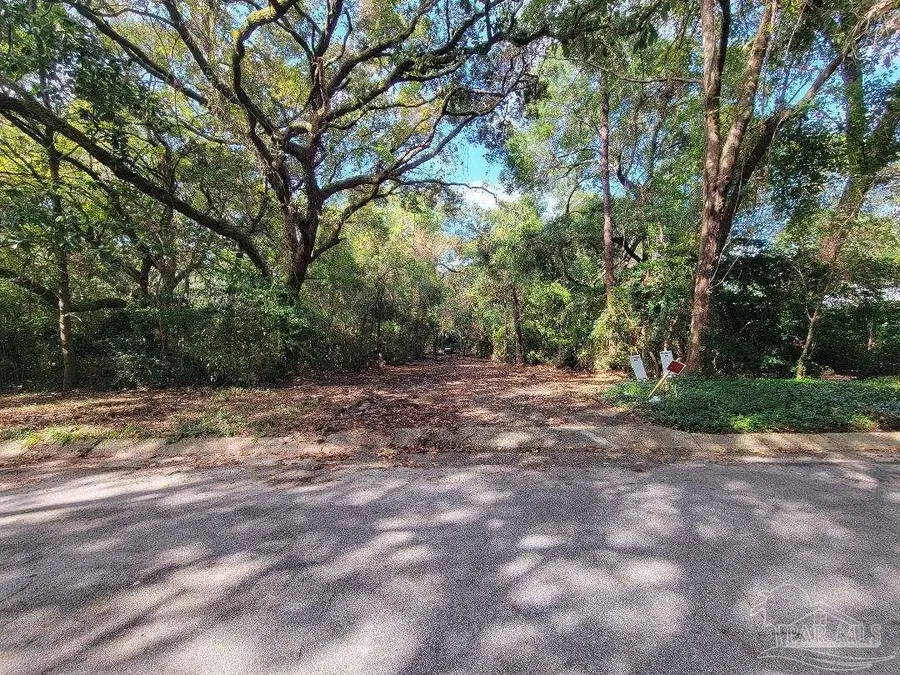 675 Tanglewood Dr, Pensacola, FL 32503 - #2