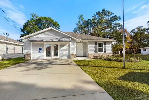 4040 Edgefield St, Pace, FL 32583