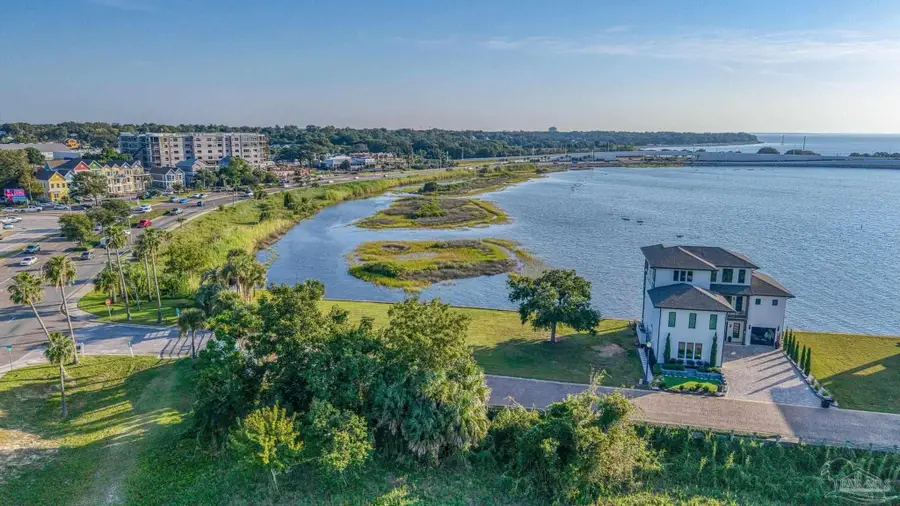 4 Wharf Ave, Pensacola, FL 32502 - #2