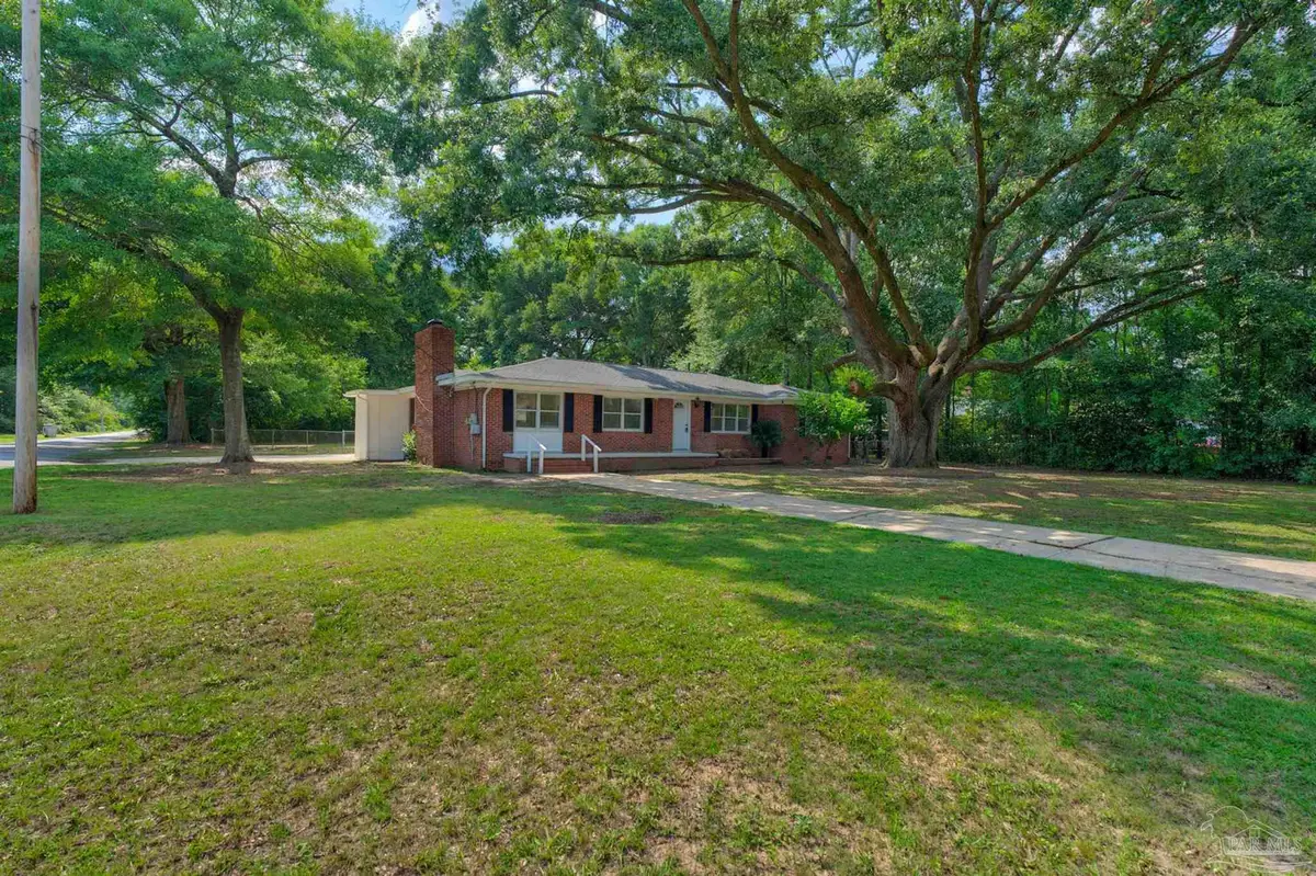 6425 Aspen Ave, Milton, FL 32570 - #1