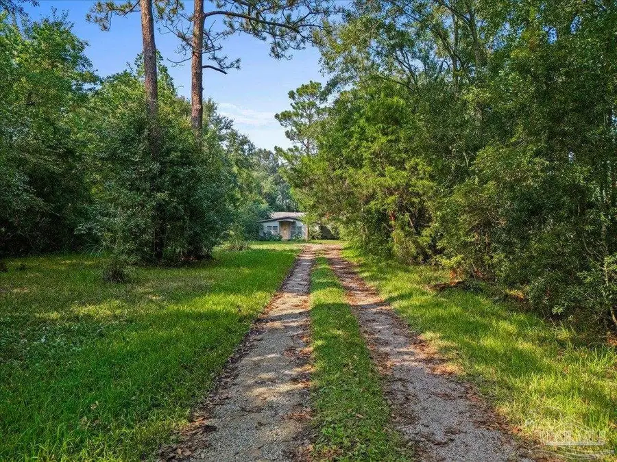 186 Desoto Rd, Cantonment, FL 32533 - #2