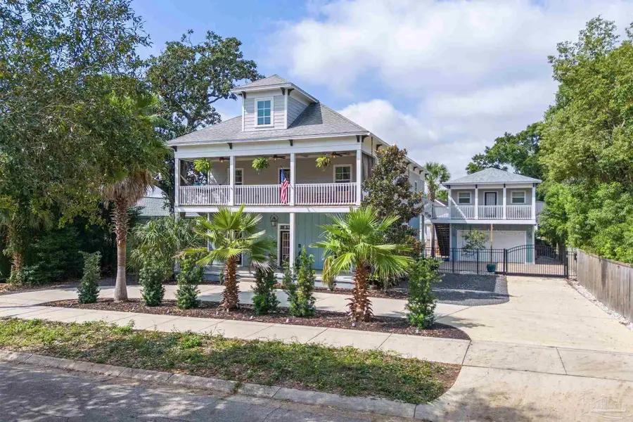 811 N Reus St, Pensacola, FL 32501 - #2