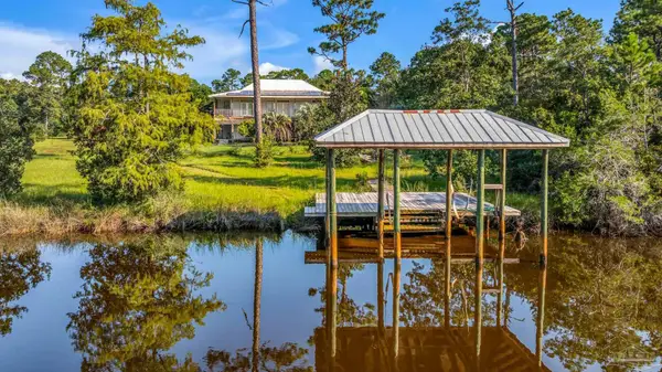 9601 Sorrento Rd, Pensacola, FL 32507