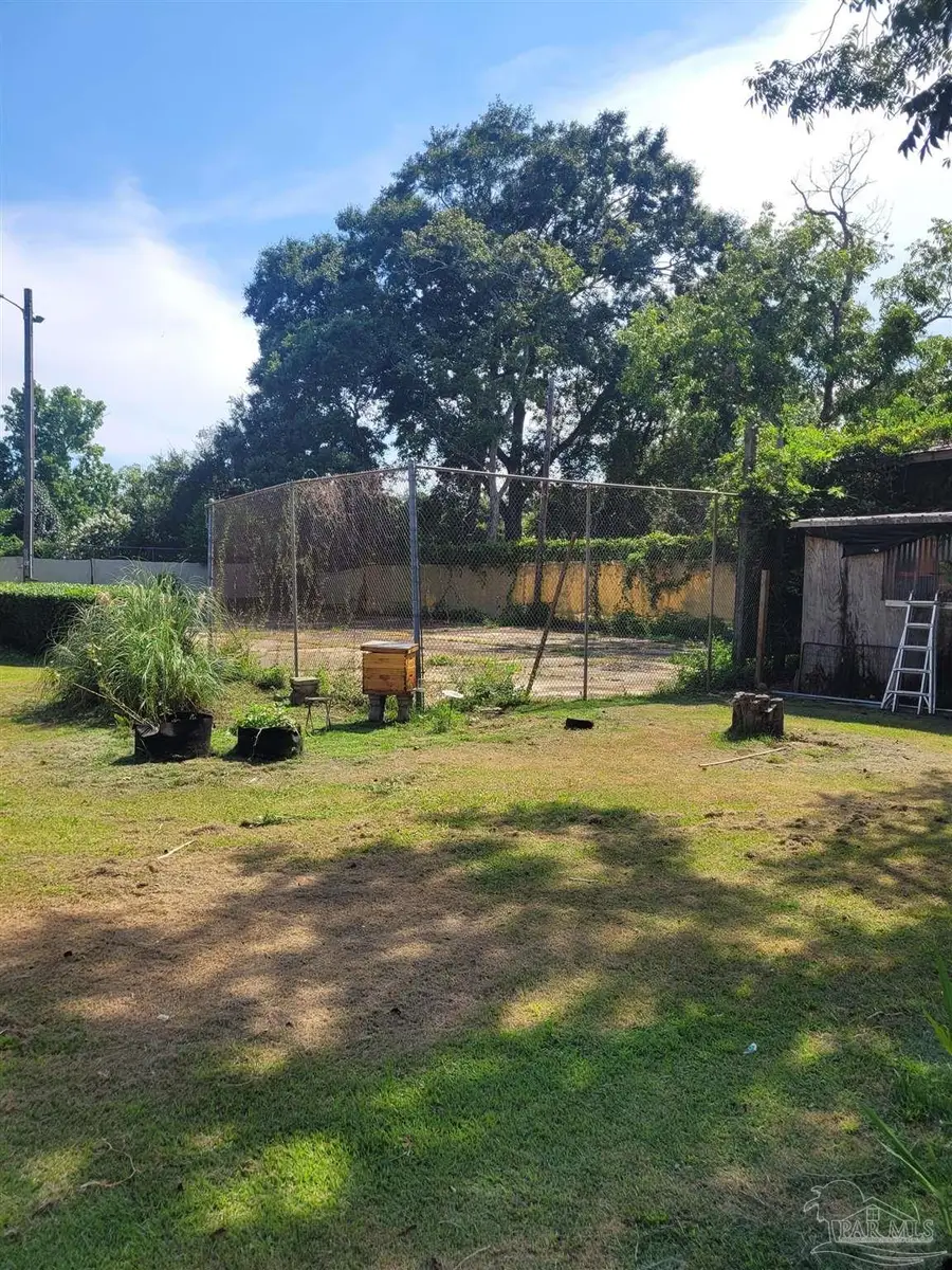 1211 W 9 1/2 Mile Rd, Cantonment, FL 32533 - #2