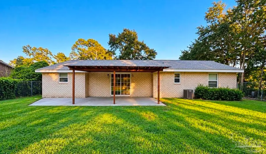4201 Queens Ct, Pace, FL 32571 - #2