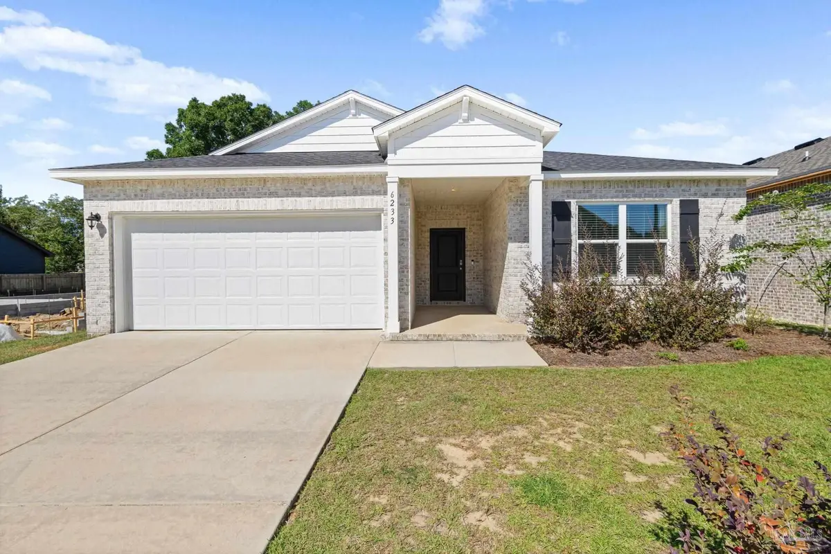 6233 Forest Pines Dr, Pensacola, FL 32526 - #1