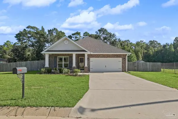 894 Jesse Dr, Cantonment, FL 32533