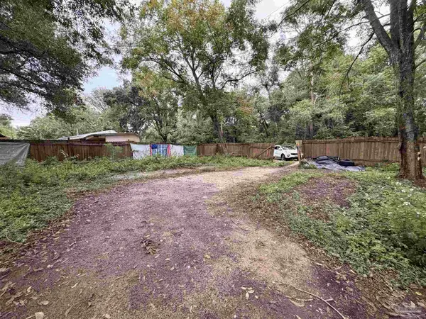 611 Bremen Ave, Pensacola, FL 32507