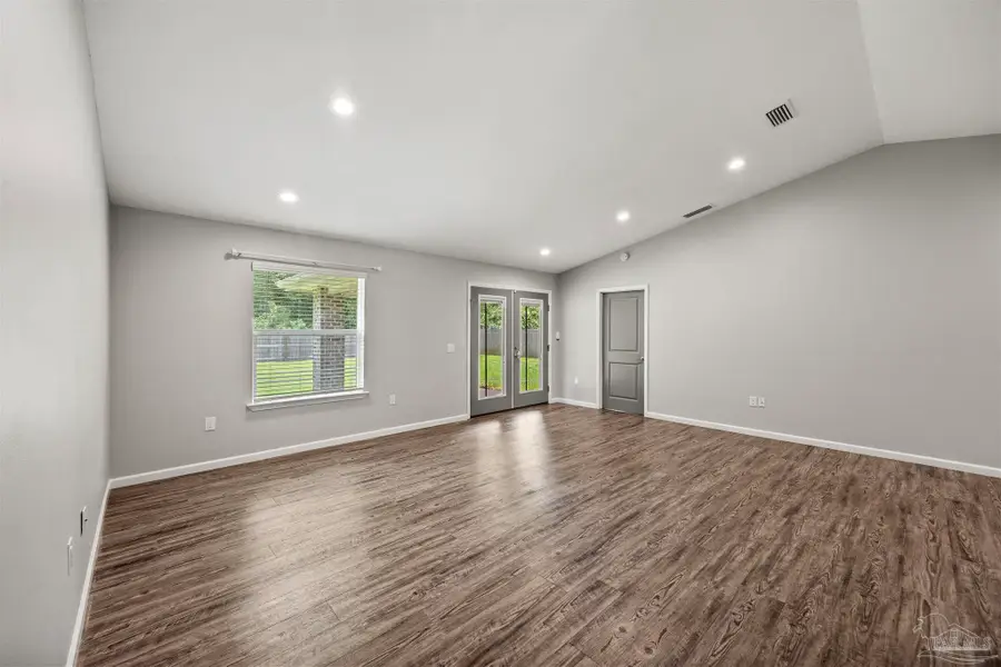 5622 Riviera Dr, Milton, FL 32583 - #3