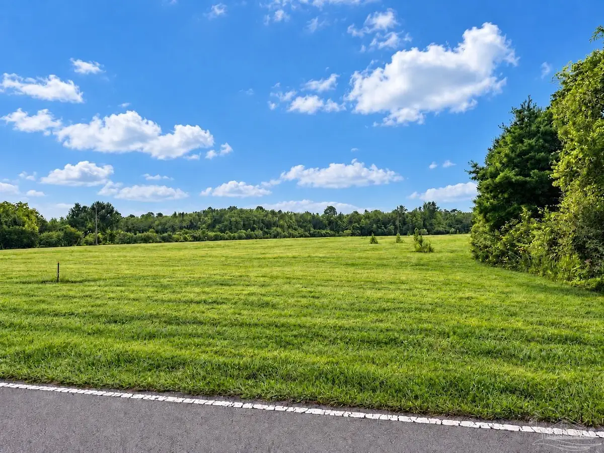 9105 Living Good Ln, Milton, FL 32570 - #1