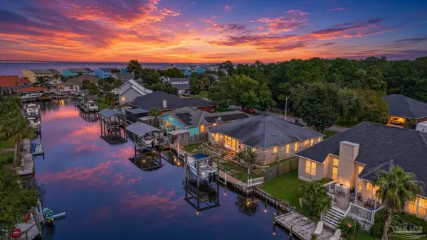 1659 Kauai Ct, Gulf Breeze, FL 32563