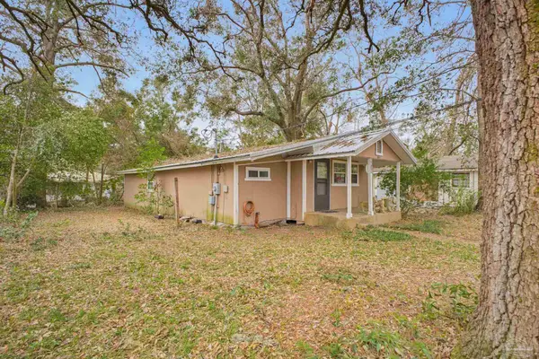 6613 Hinote St, Milton, FL 32570