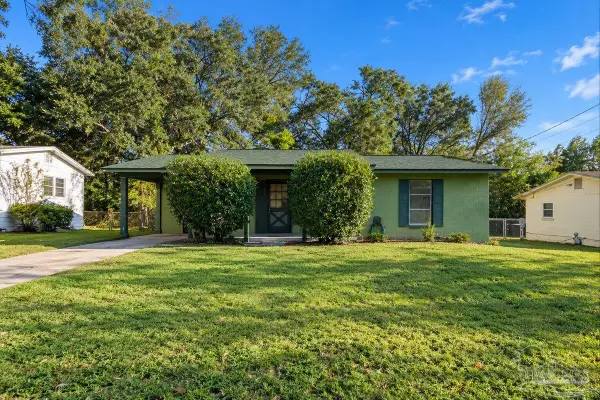 913 Lagoon Dr, Pensacola, FL 32505
