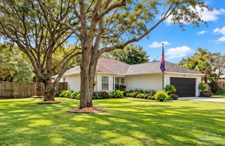 6613 Fairmont St, Navarre, FL 32566 - #2