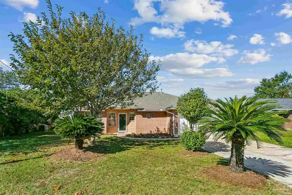 1943 Coral Island Rd, Pensacola, FL 32506