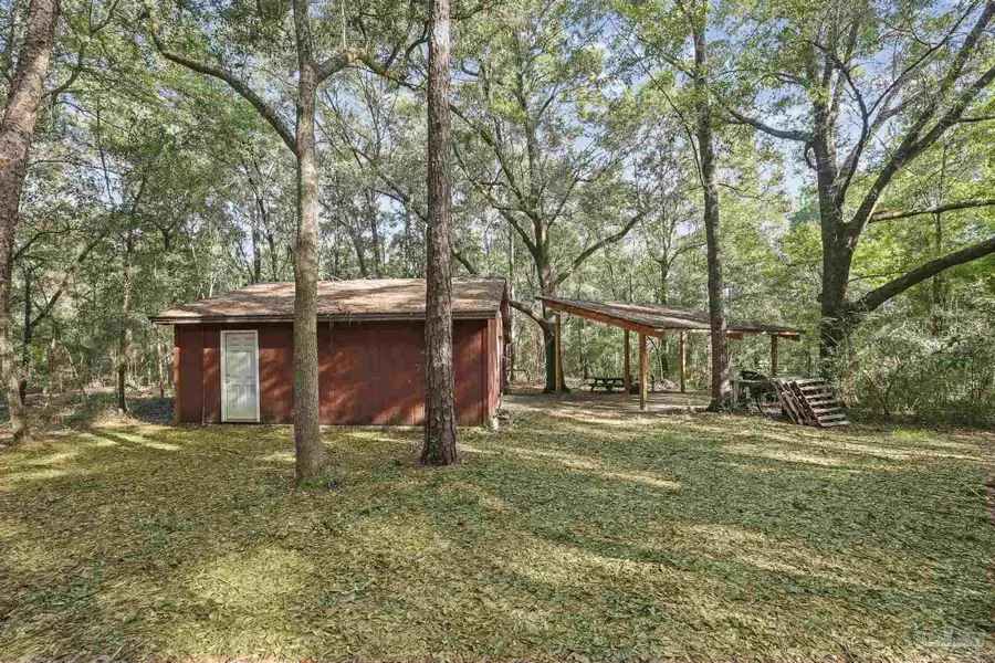 5642 Woodridge Dr, Milton, FL 32570 - #2