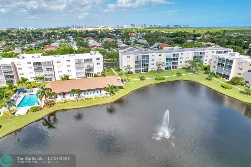 324 SE 10th St 203, Dania Beach, FL 33004 BHGRE