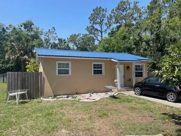 507 S Anderson St, Bunnell, FL 32110