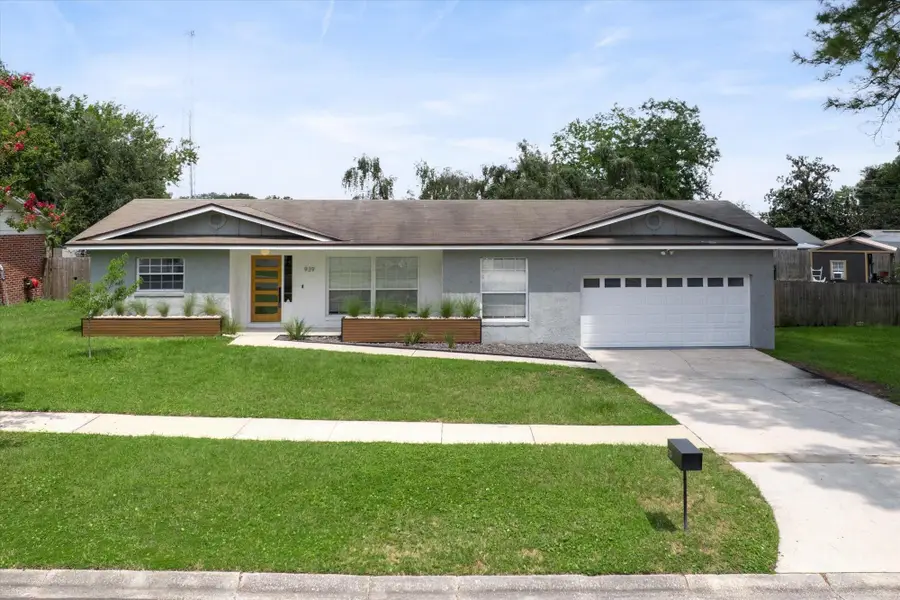 939 N Grove Park Dr, Orange Park, FL 32073 - #2