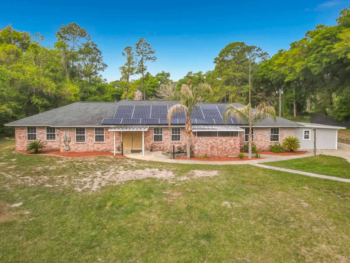 327 Union Ave, Crescent City, FL 32112 - #1