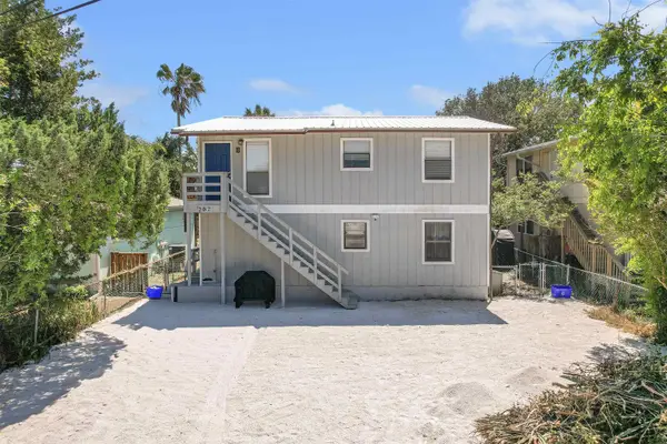 207 9th St, St Augustine, FL 32080