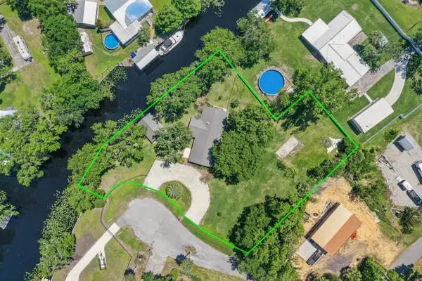 137 & 135 Riverside Dr, Satsuma, FL 32189