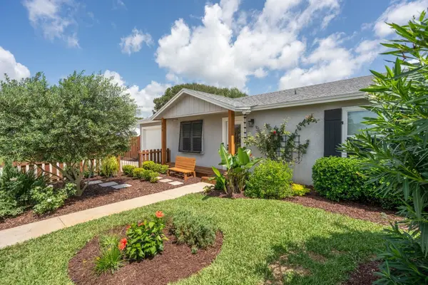 208 Trade Wind Ln, St Augustine, FL 32080