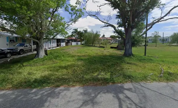 179 Sportsman Dr, Welaka, FL 32193