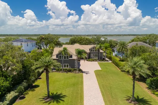 957 N Griffin Shores Dr, St Augustine, FL 32080