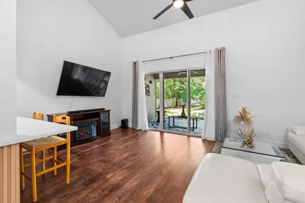 1215 NW 55th St #7, Gainesville, FL 32605