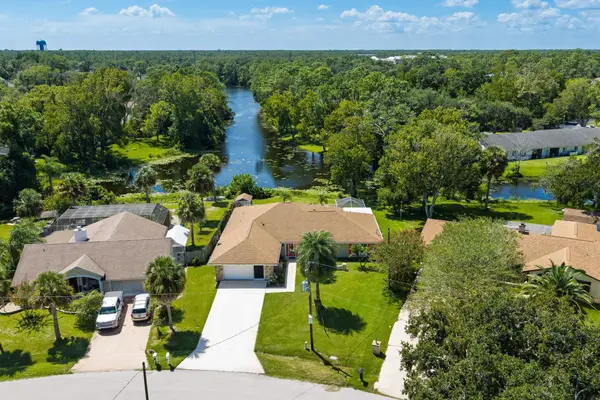 76 Flamingo Dr, Palm Coast, FL 32137