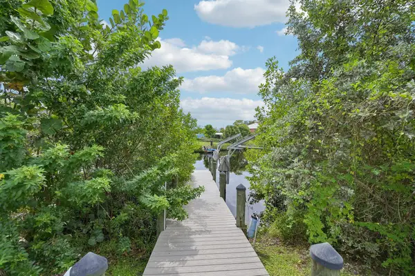 631 Coral Dr, NOKOMIS, FL 34275