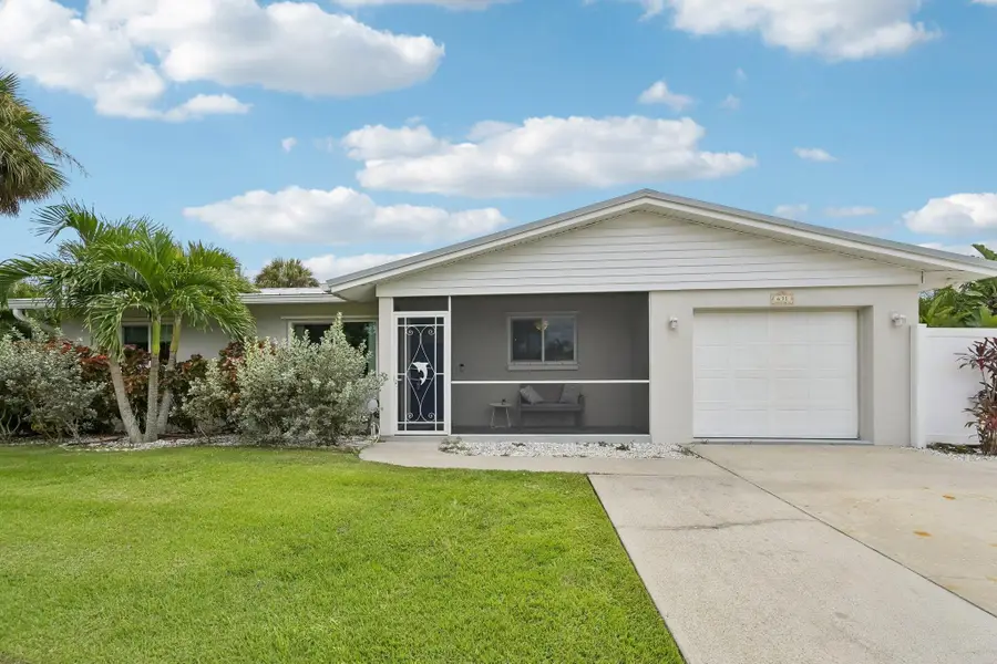 631 Coral Dr, Nokomis, FL 34275 - #3