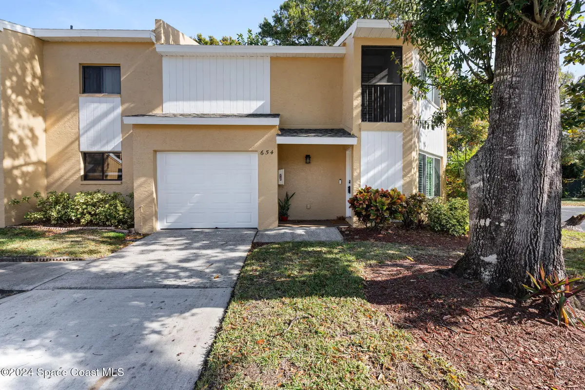 654 Cedar Side Circle Ne, Palm Bay, FL 32905 - Image #1