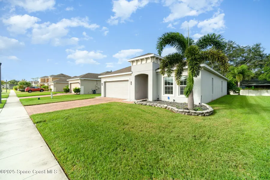 2751 Wadeview Loop, Saint Cloud, FL 34769 - Image #2