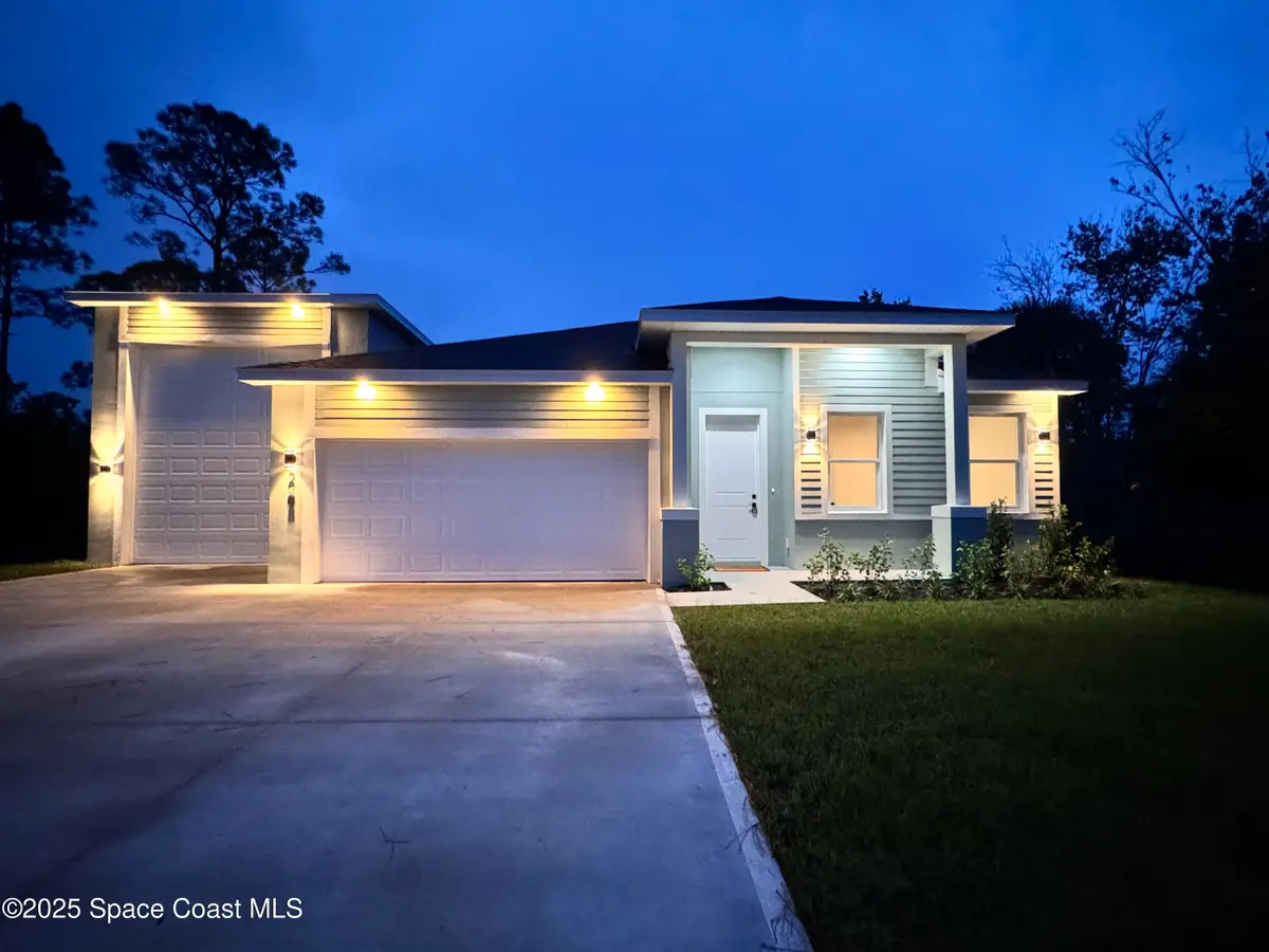 105 Delia Avenue Nw, Palm Bay, FL 32907 - Image #1