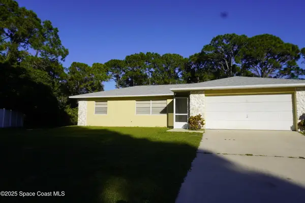 1421 Grand Court Nw, Palm Bay, FL 32907