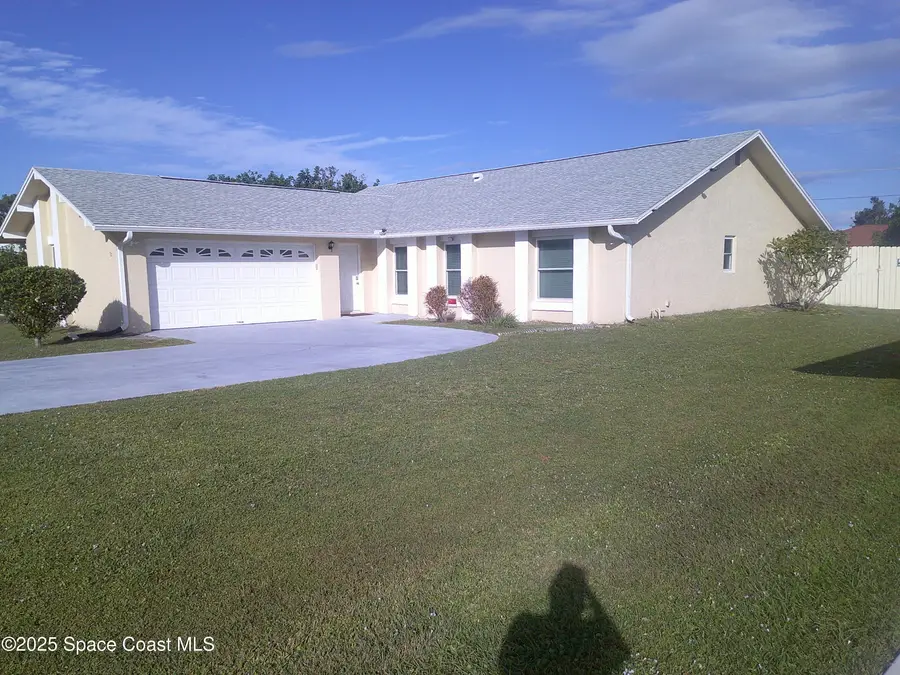 781 Arundo Avenue Ne, Palm Bay, FL 32905 - Image #2