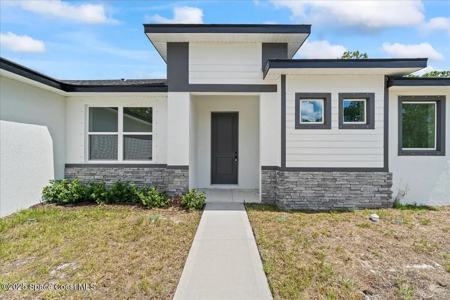 574 Fonsica Street Sw, Palm Bay, FL 32908 - Image #2