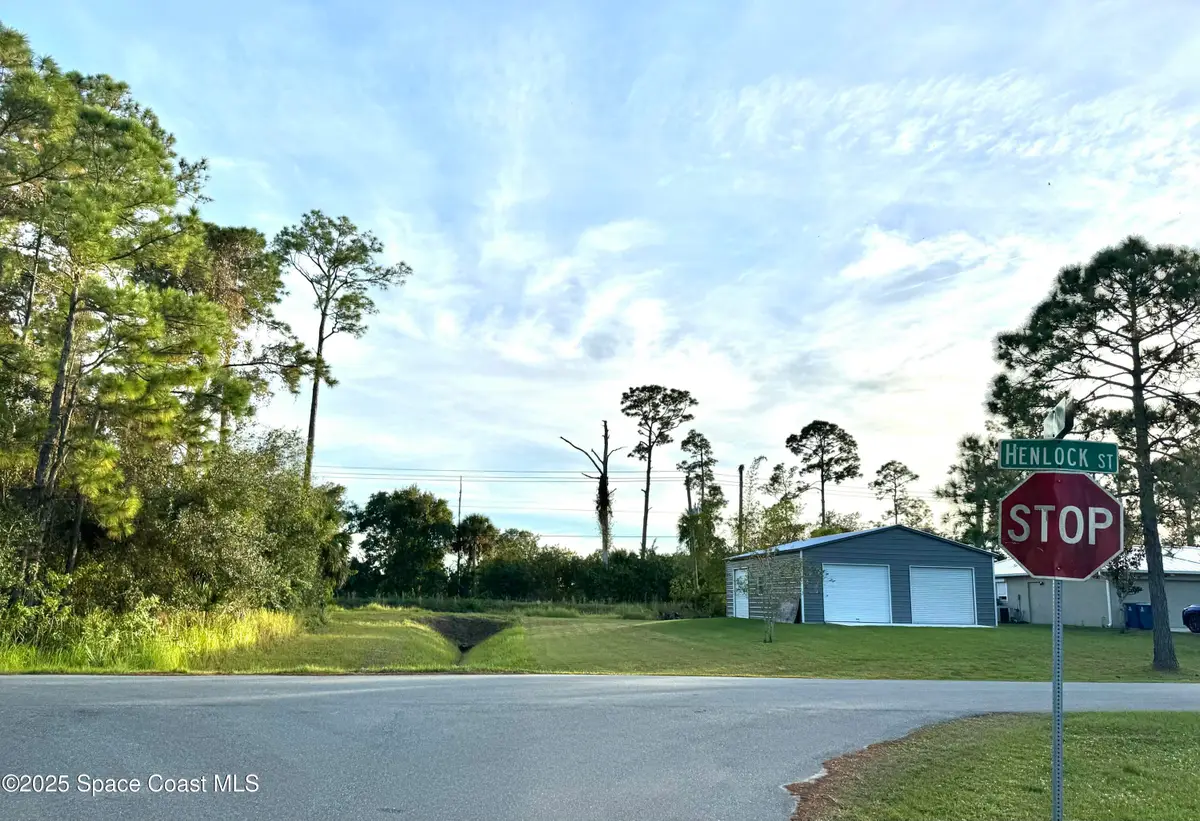 666 Henlock Street Se, Palm Bay, FL 32909 - Image #1