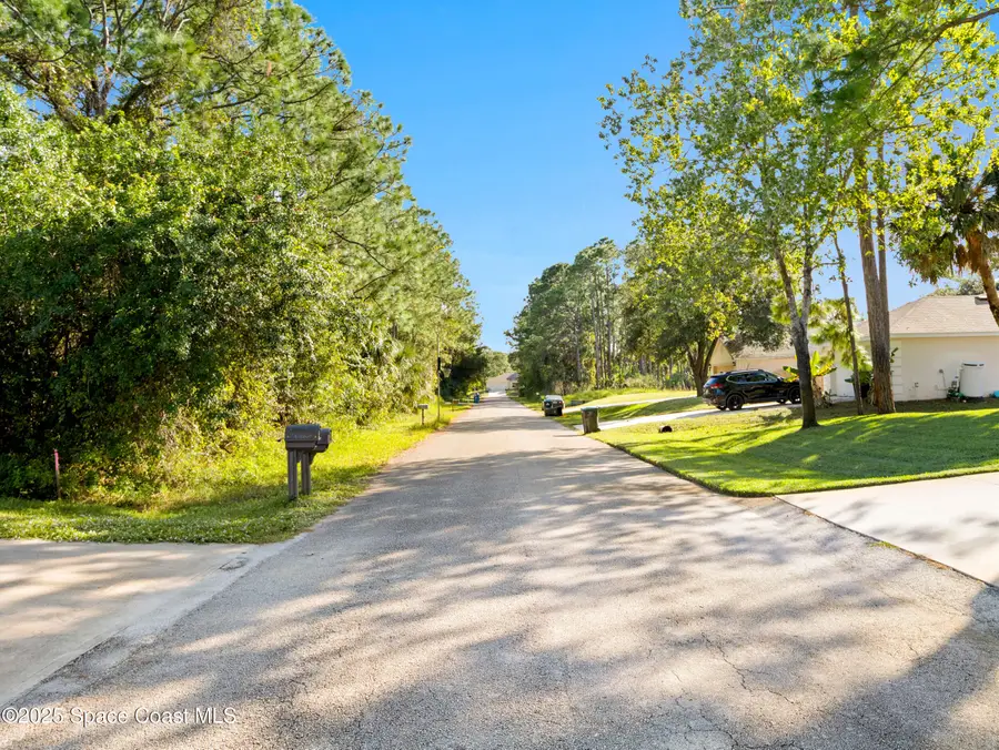 541 Darien Avenue Sw, Palm Bay, FL 32908 - Image #3