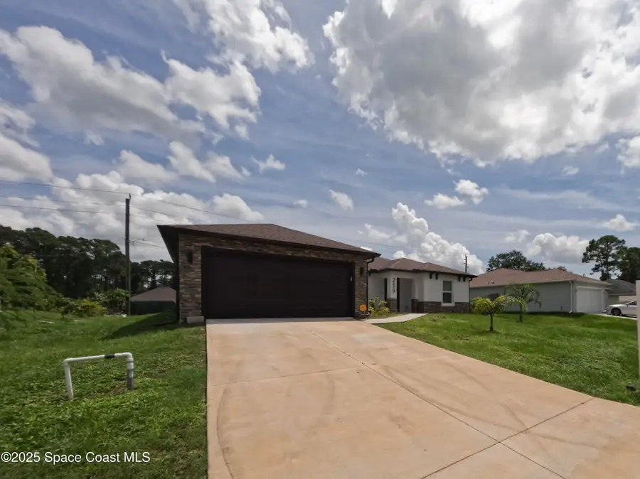 259 Wilton Avenue Sw, Palm Bay, FL 32908 - Image #2