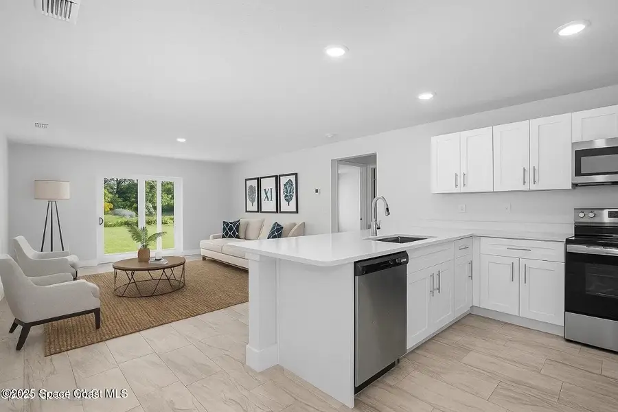 556 Plumbago Road Nw, Palm Bay, FL 32907 - Image #2