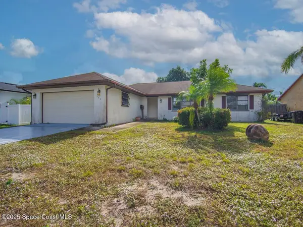 362 SE Starfish Avenue, Port St. Lucie, FL 34983